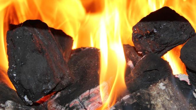 Hořící uhlí