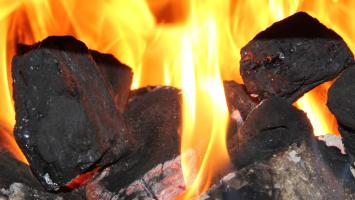 Hořící uhlí